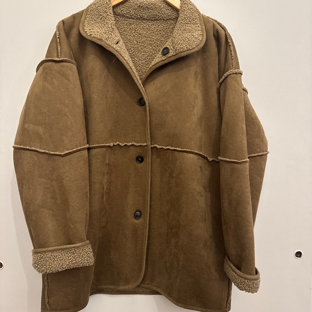 Banana Republic Vegan Suede Reversible Sherpa jacket